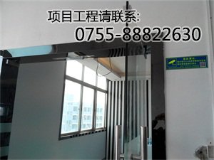 安防监控门禁考勤客户门禁安装施工中